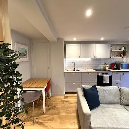 Stylish Studio In Clifton Village בריסטול