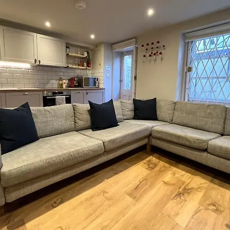Stylish Studio In Clifton Village בית נופש בריסטול