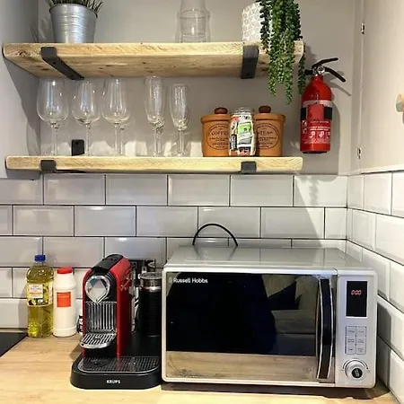 בית נופש Stylish Studio In Clifton Village