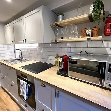 Stylish Studio In Clifton Village *